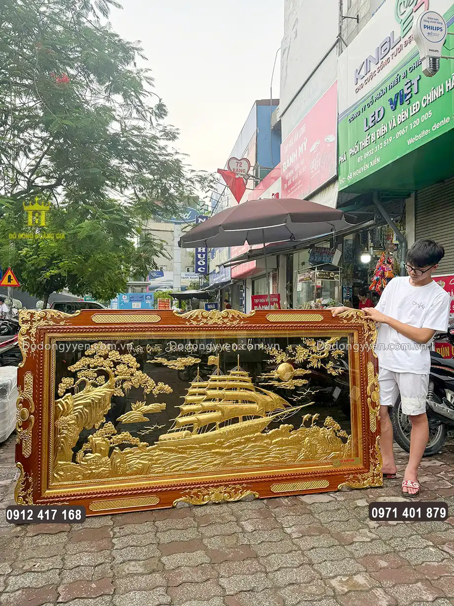 H&igrave;nh ảnh nh&igrave;n nghi&ecirc;ng của bức tranh đồng